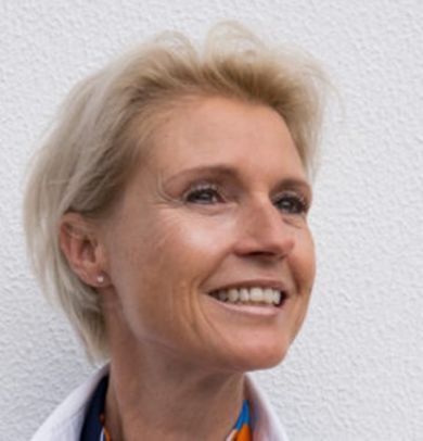 Yvonne Hollander